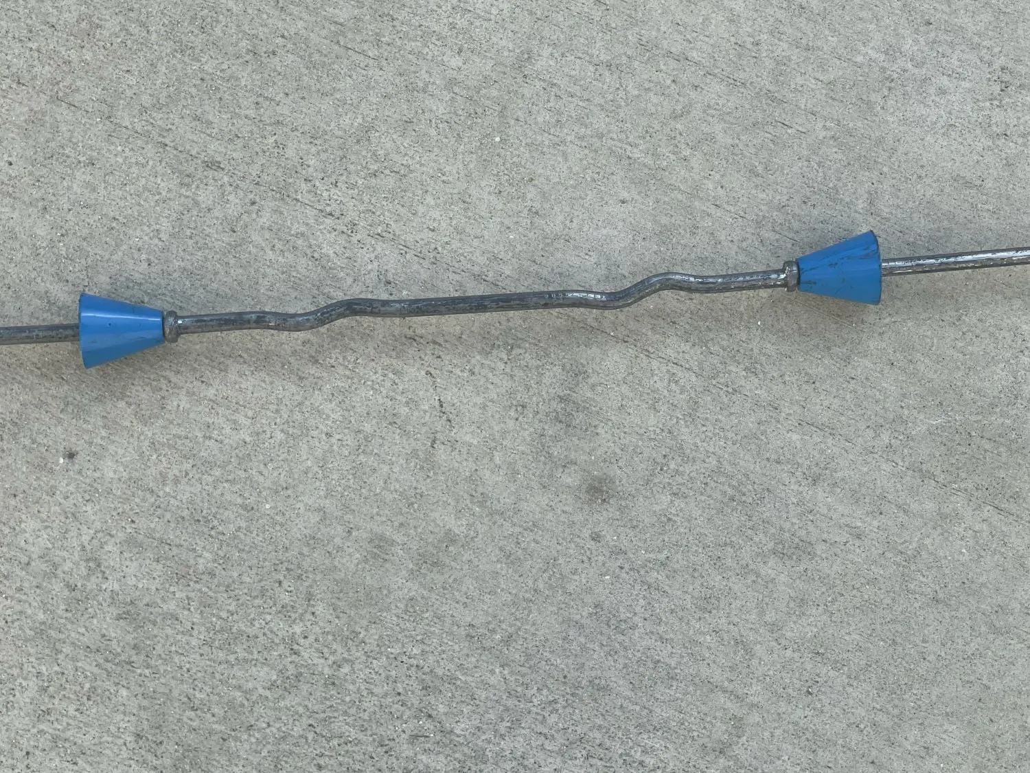 10" x 8 ¼" Standard Snap Ties For Concrete Forms (Long  End) - 1" Plastic Cones