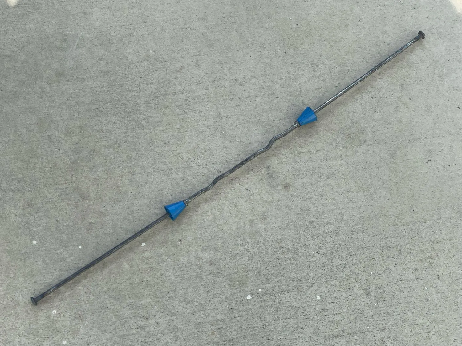 10" x 8 ¼" Standard Snap Ties For Concrete Forms (Long  End) - 1" Plastic Cones