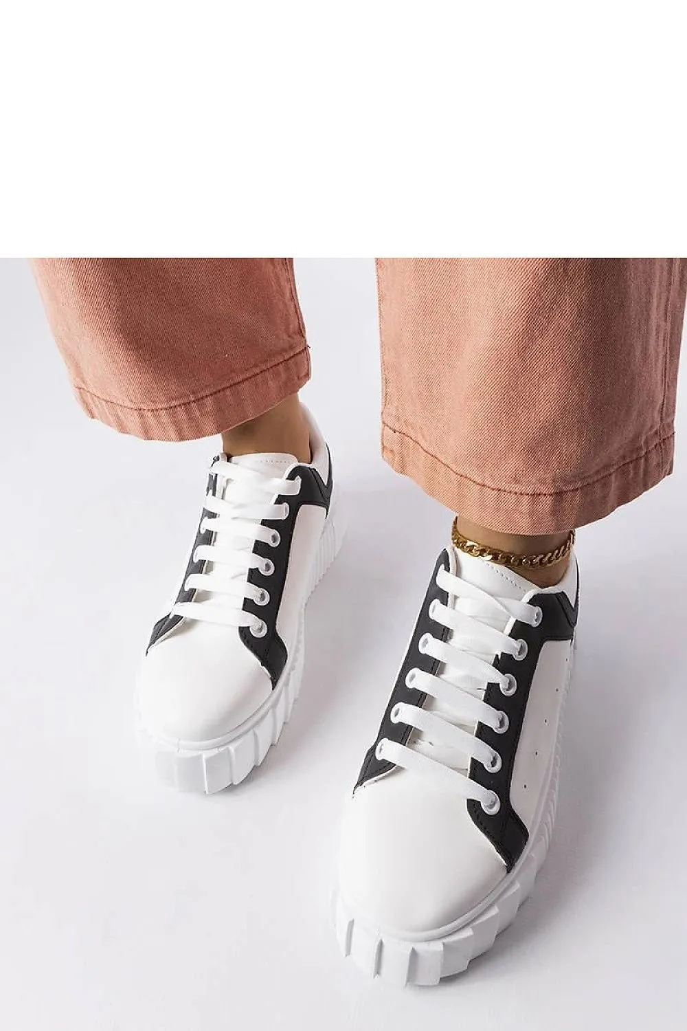 Elegant espadrilles on the Samra platform