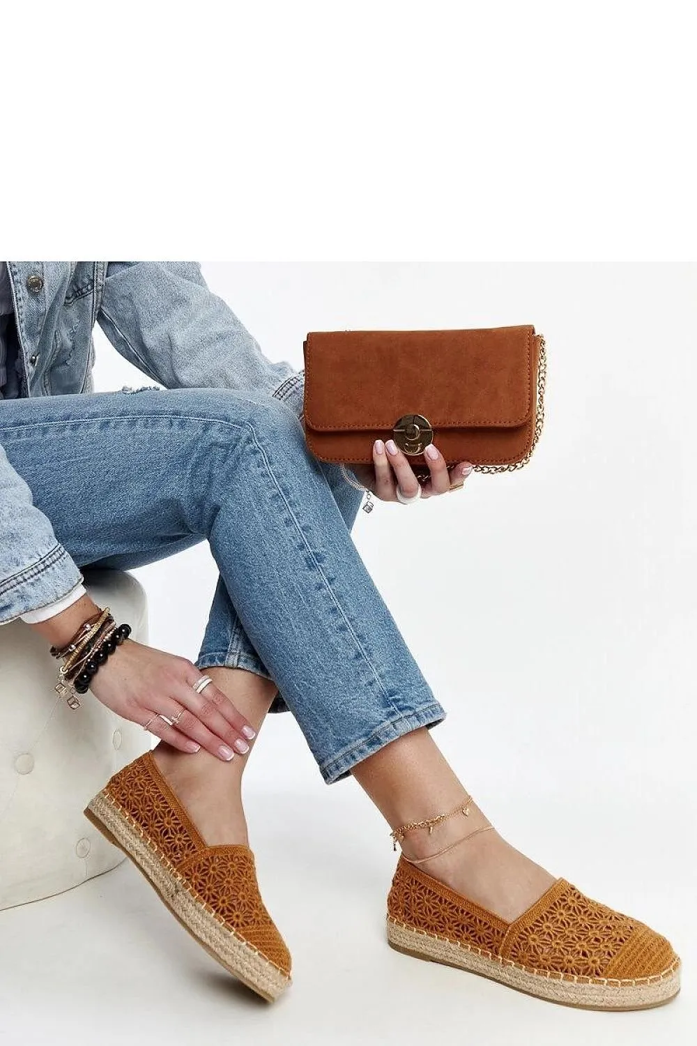 Elegant espadrilles on the Samra platform